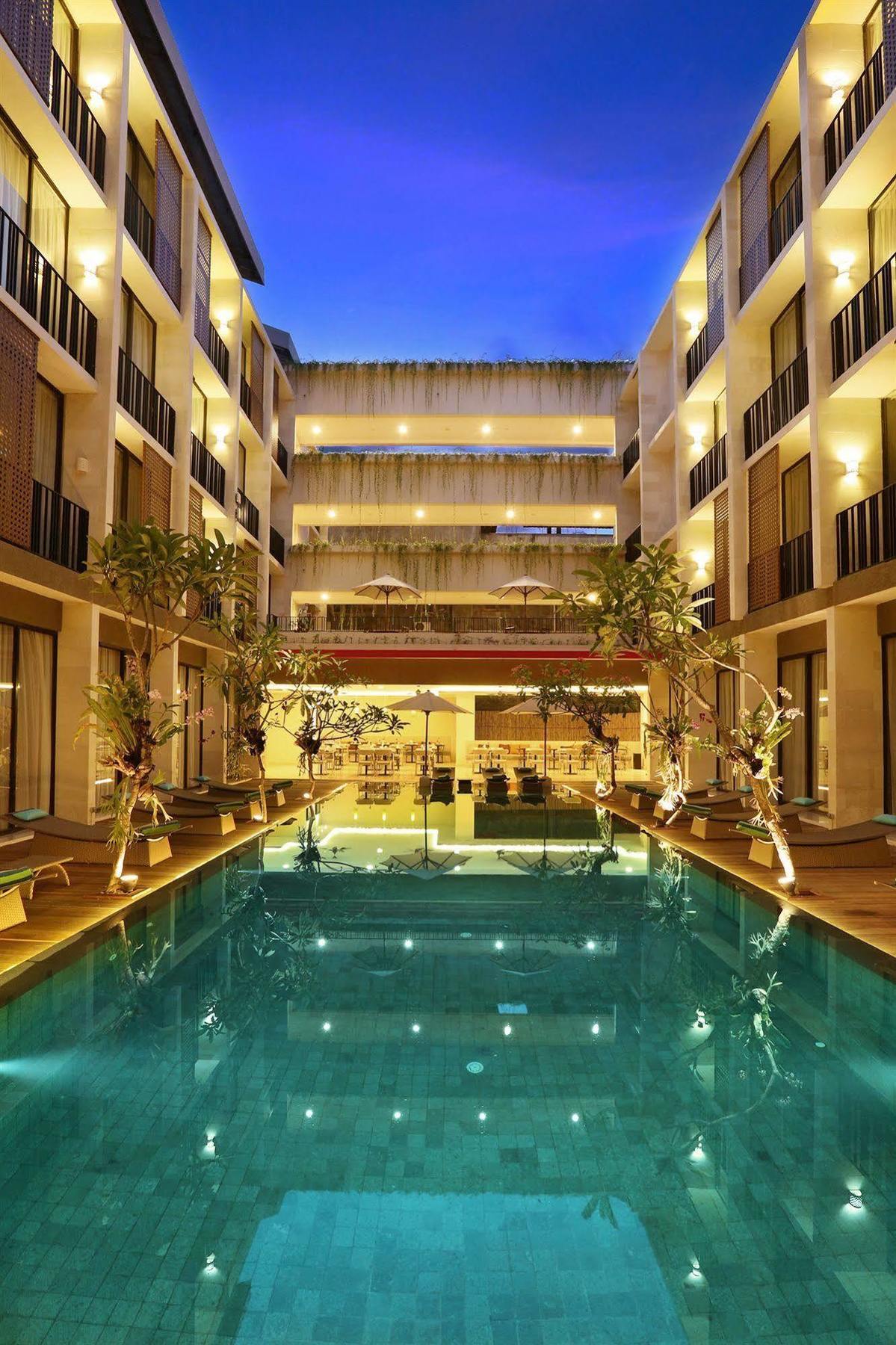 Hotel Terrace At Kuta Легиан Экстерьер фото